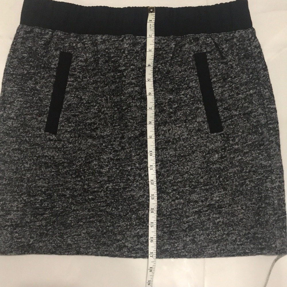 LOFT MINI SKIRT - Picture 6 of 6